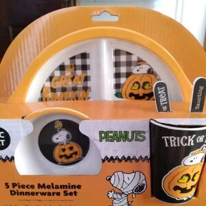 Peanuts Kids Halloween Melamine Set with Orange and Black